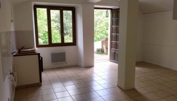 Logement �tudiant T2 &agrave; Banne (07460)