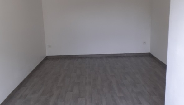Logement tudiant T2 à Bazeilles (08140)