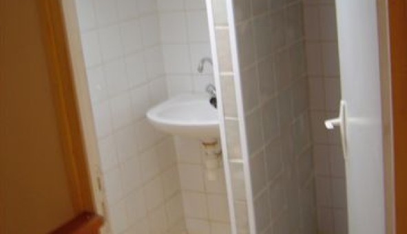 Logement tudiant Location T2 Vide Bgles (33130)