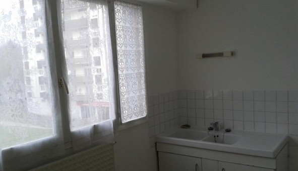 Logement tudiant T2 à Bourges (18000)