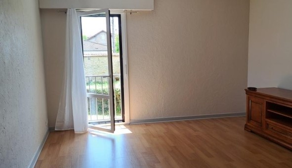Logement tudiant T2 à Brethenay (52000)