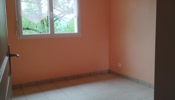 Logement tudiant T2 à Campouriez (12140)