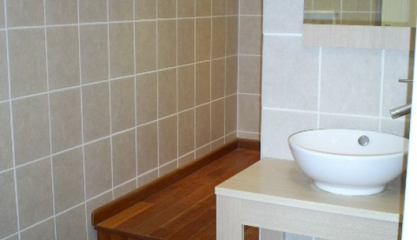 Logement �tudiant T2 &agrave; Collobri�res (83610)