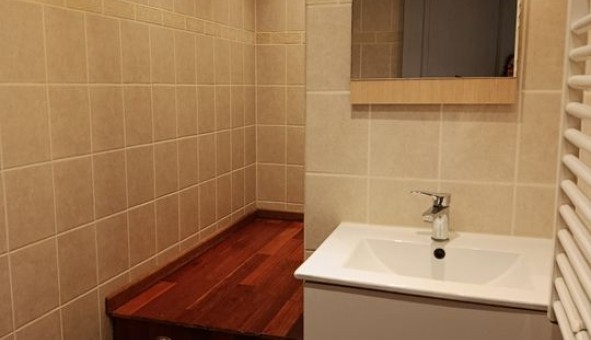 Logement �tudiant T2 &agrave; Collobri�res (83610)