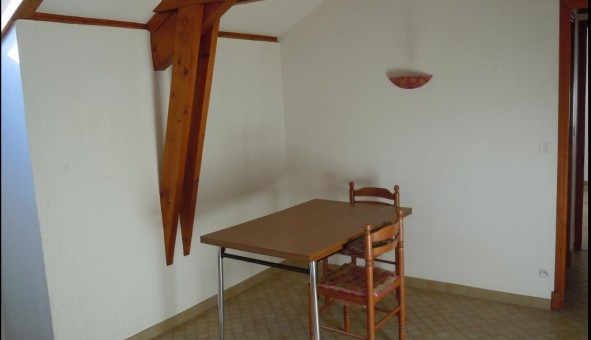 Logement tudiant T2 à Comprgnac (12100)