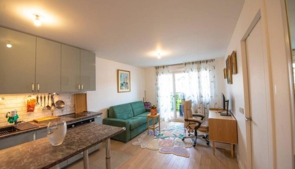 Logement étudiant Location T2 Vide Courbevoie (92400)