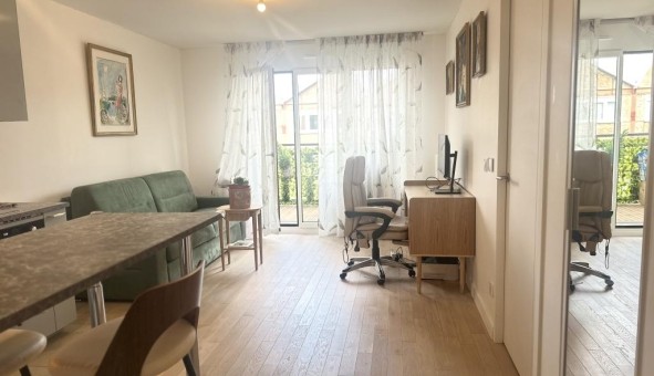 Logement tudiant Location T2 Vide Courbevoie (92400)