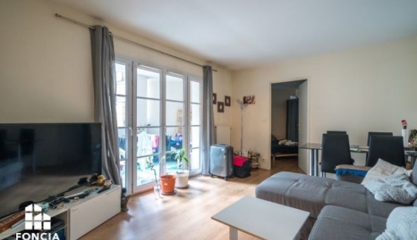 Logement tudiant Location T2 Vide Courbevoie (92400)