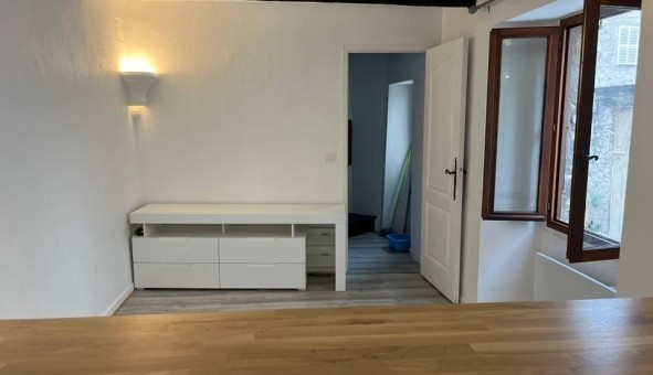 Logement �tudiant T2 &agrave; Coursegoules (06140)
