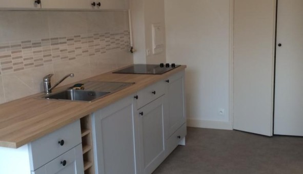 Logement tudiant Location T2 Vide Fontenay le Fleury (78330)
