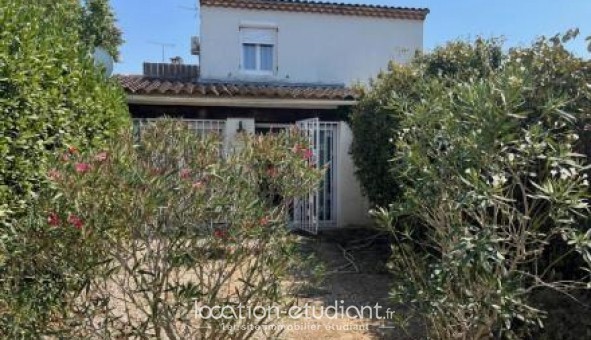 Logement tudiant Location T2 Vide Fontvieille (13990)