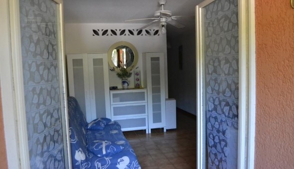 Logement étudiant Location T2 Vide Hyères (83400)