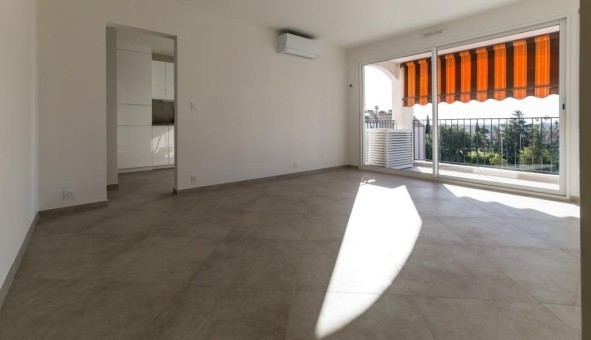 Logement tudiant T2 à Hyres (83400)