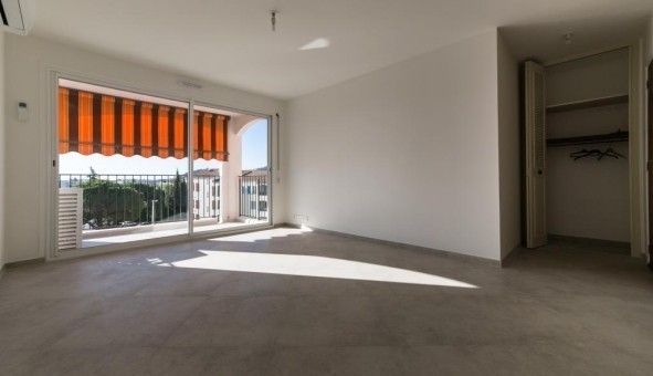 Logement tudiant T2 à Hyres (83400)