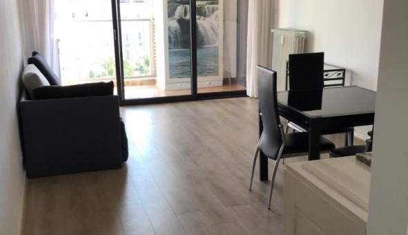 Logement tudiant T2 à Hyres (83400)