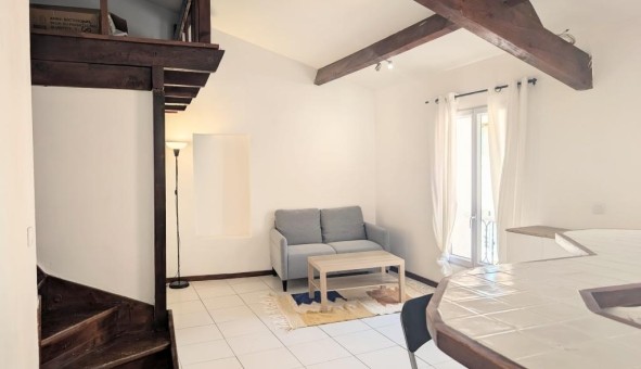 Logement tudiant Location T2 Vide Hyres (83400)
