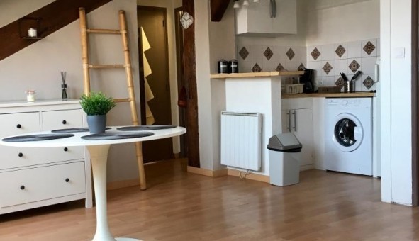 Logement tudiant T2 à Hyres (83400)