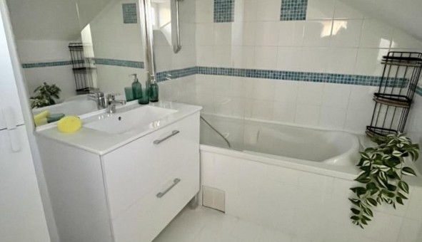 Logement �tudiant T2 &agrave; Hy�res (83400)