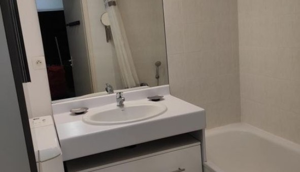 Logement �tudiant T2 &agrave; Hy�res (83400)