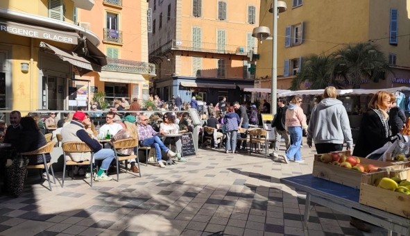 Logement �tudiant T2 &agrave; Hy�res (83400)