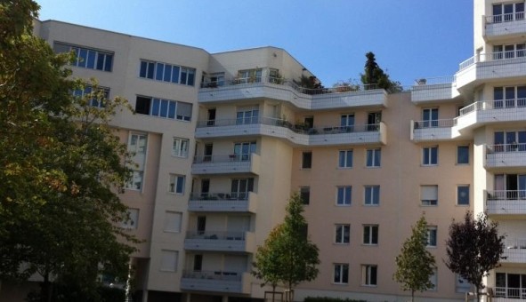Logement étudiant Location T2 Vide Issy les Moulineaux (92130)
