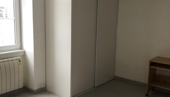 Logement étudiant Location T2 Vide Laval (53000)