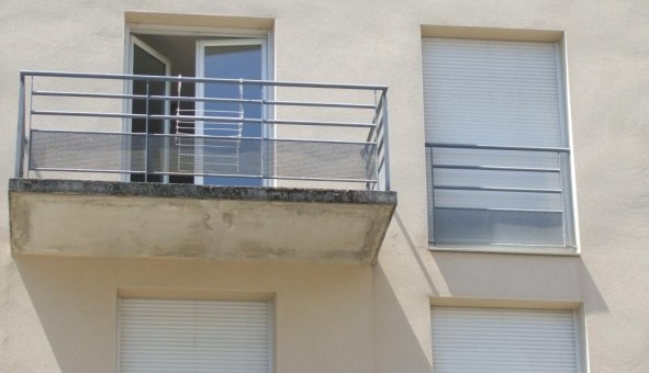 Logement �tudiant T2 &agrave; Le Monast�re (12000)