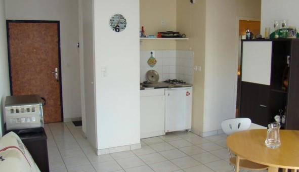Logement �tudiant T2 &agrave; Le Monast�re (12000)