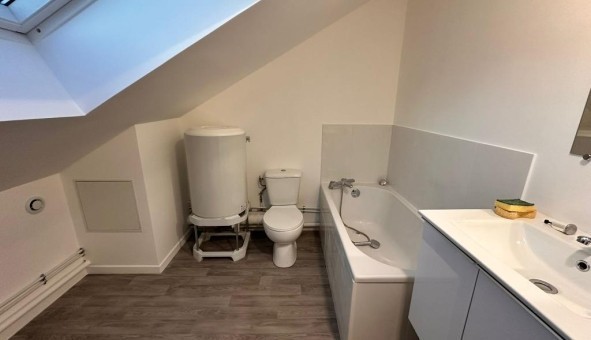 Logement tudiant T2 à Les Ayvelles (08000)