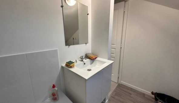 Logement tudiant T2 à Les Ayvelles (08000)