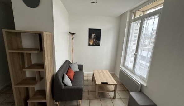Logement tudiant T2 à Les Ayvelles (08000)