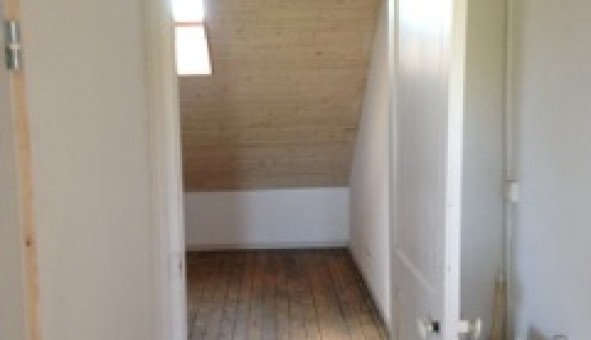 Logement tudiant T2 à Les Ayvelles (08000)