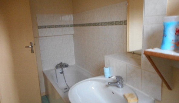 Logement tudiant T2 à Les Ayvelles (08000)