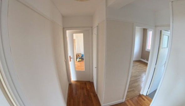 Logement �tudiant T2 &agrave; Les Ayvelles (08000)