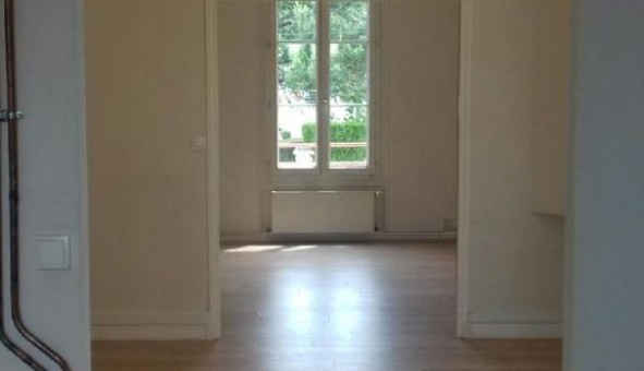Logement tudiant T2 à Les Essarts le Roi (78690)