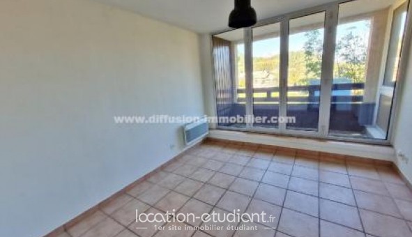 Logement étudiant T2 à Les Thuiles (04400)