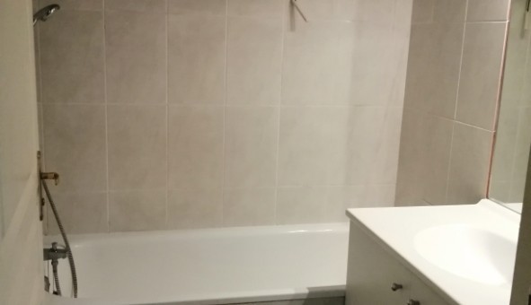 Logement �tudiant T2 &agrave; Luc� (28110)