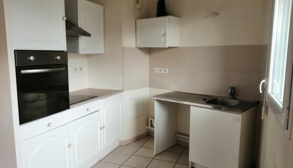 Logement �tudiant T2 &agrave; Luc� (28110)