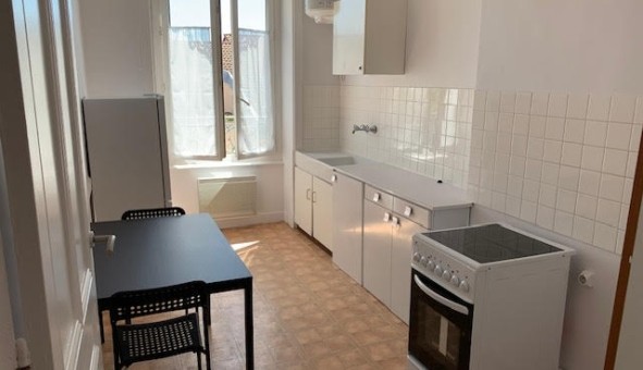 Logement tudiant Location T2 Vide Lyon 8me arrondissement (69008)