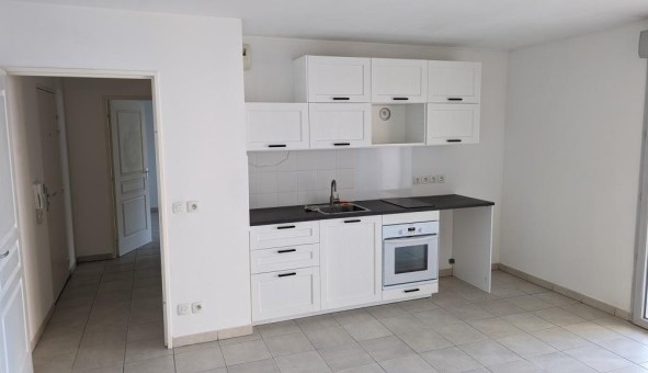 Logement tudiant Location T2 Vide Marseille 02me arrondissement (13002)