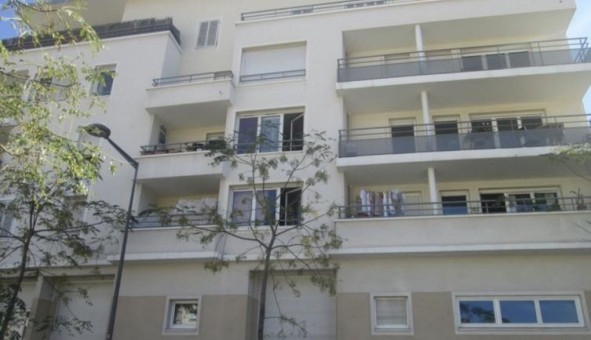 Logement tudiant Location T2 Vide Marseille 02me arrondissement (13002)