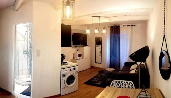 Logement tudiant Location T2 Vide Marseille 02me arrondissement (13002)