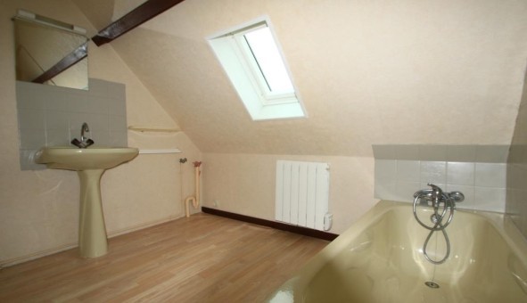 Logement tudiant T2 à Mry sur Cher (18100)