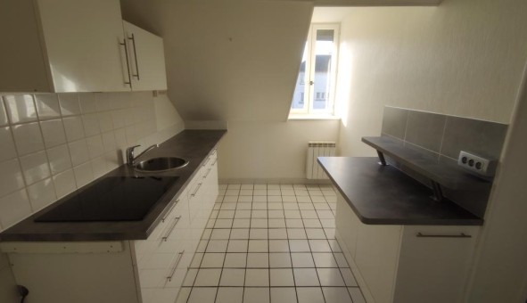 Logement tudiant T2 à Montluon (03100)