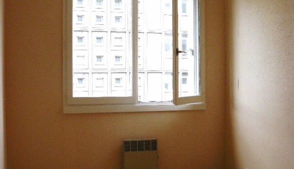Logement tudiant Location T2 Vide Nantes (44200)