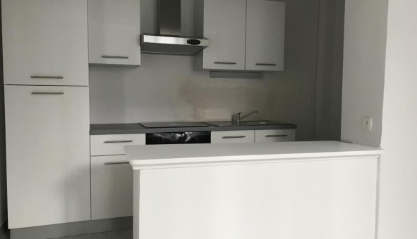 Logement étudiant Location T2 Vide Nîmes (30000)