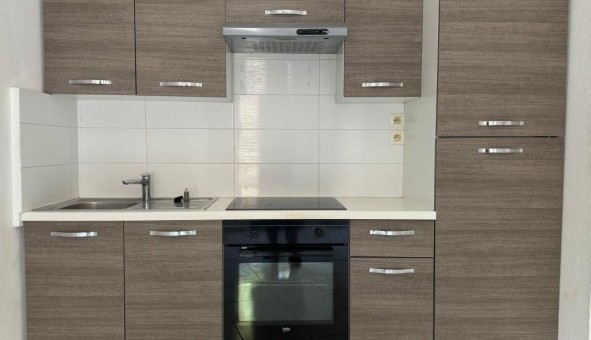 Logement tudiant Location T2 Vide Nmes (30000)