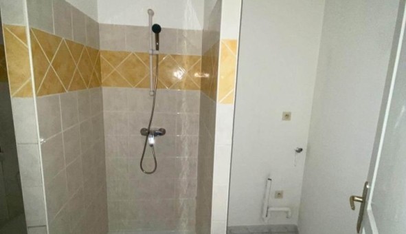 Logement tudiant T2 à Nmes (30000)