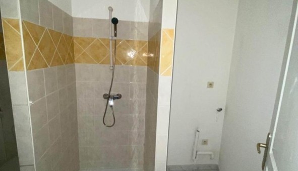 Logement tudiant T2 à Nmes (30000)