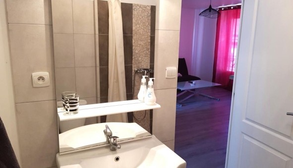 Logement tudiant Location T2 Vide Nmes (30000)